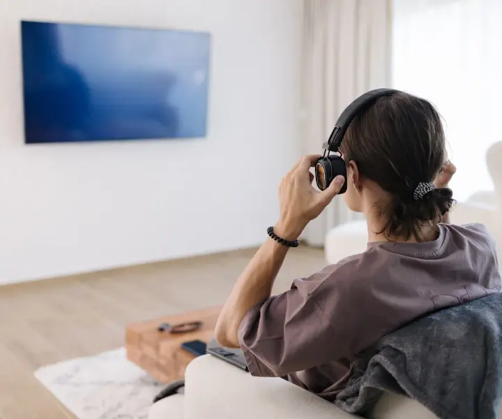 Jak podłączyć słuchawki do telewizora i uniknąć problemów z dźwiękiem